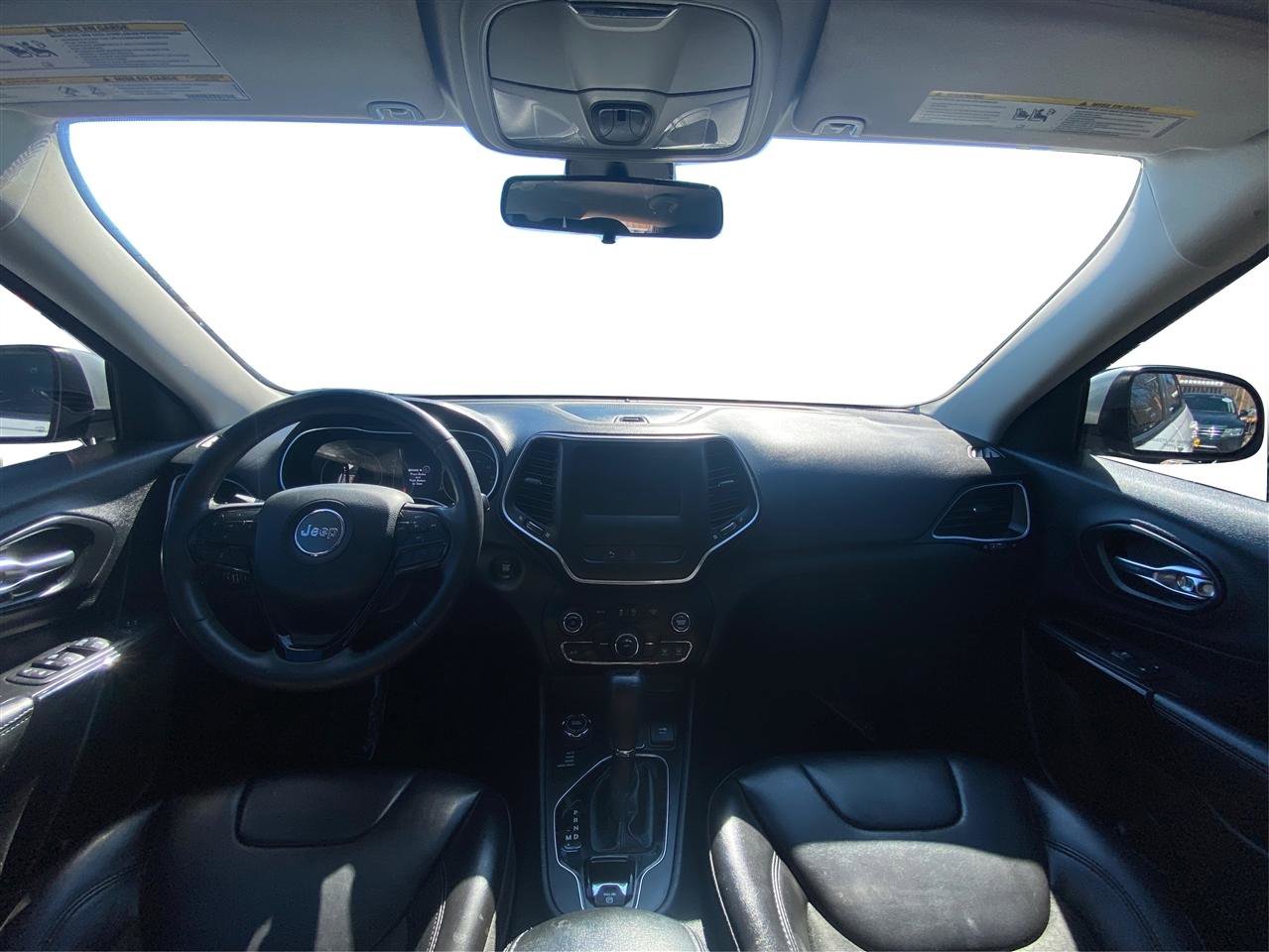 Used 2020 Jeep Cherokee Latitude Plus AWD/4WD image 22