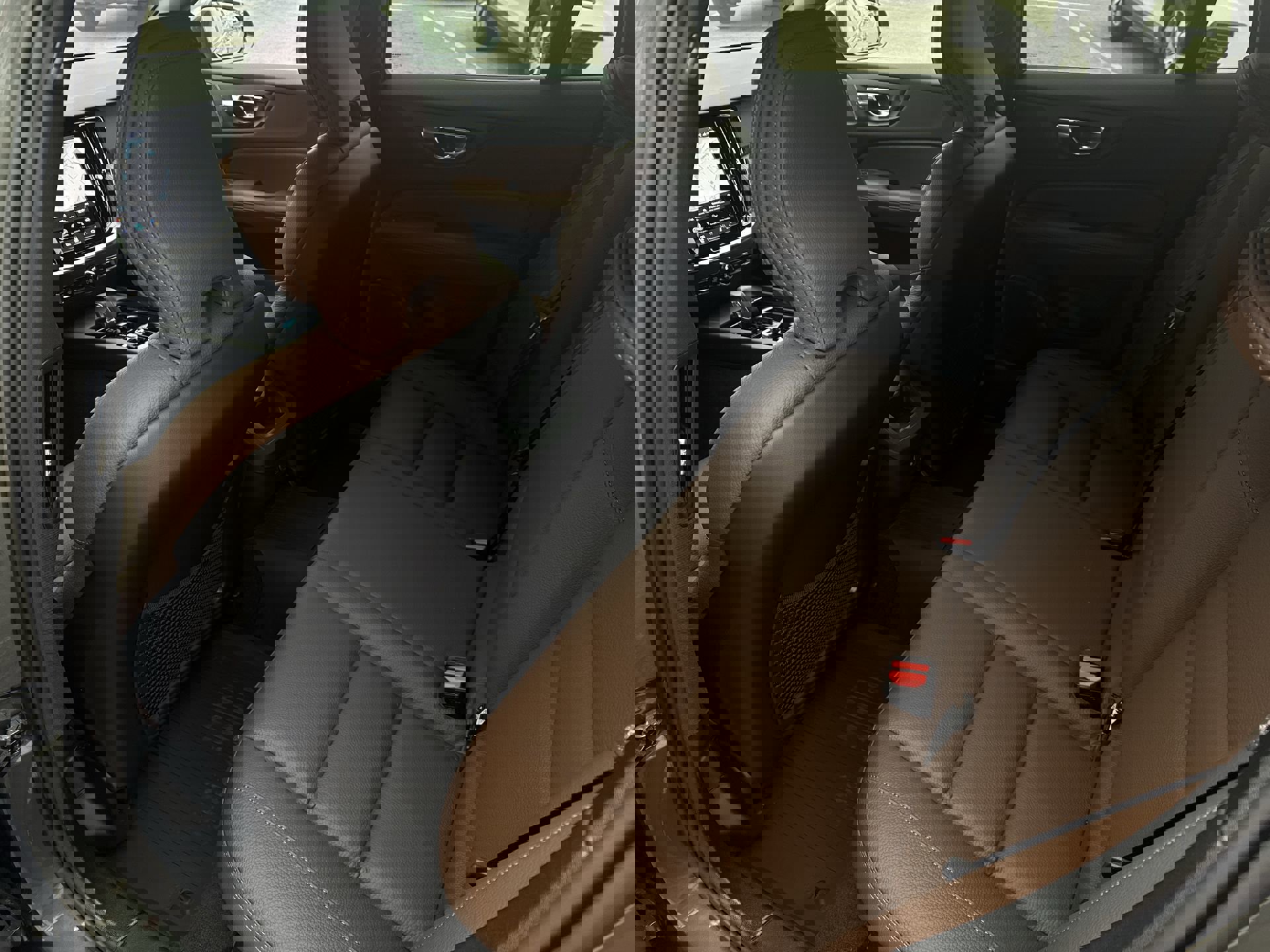 New 2026 Volvo V60 B5 Cross Country Plus w/ Climate Package image 22