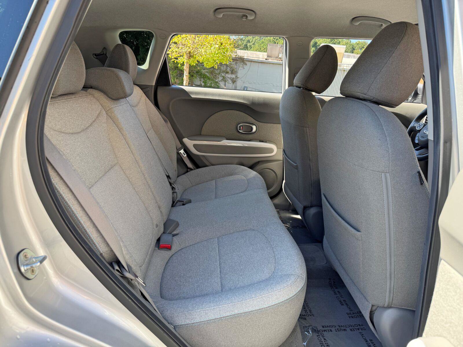 Used 2016 Kia Soul EV FWD image 35