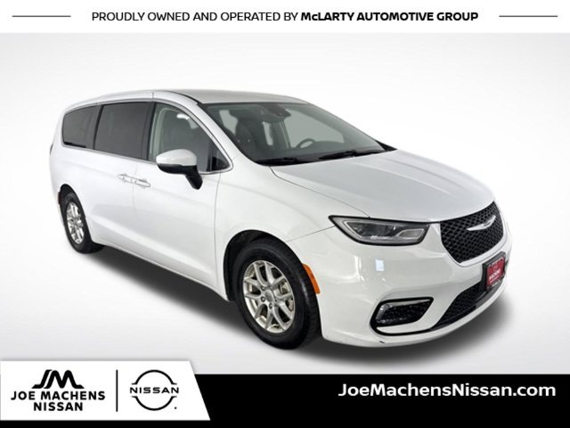 Used 2023 Chrysler Pacifica Touring-L