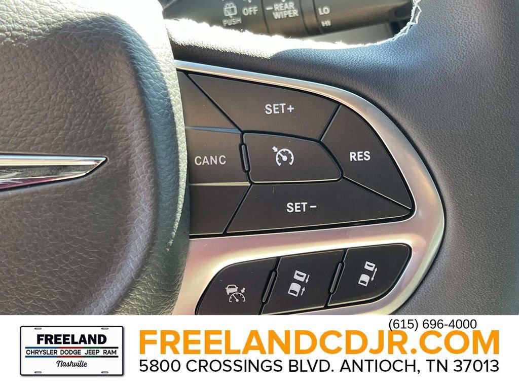 New 2026 Chrysler Pacifica Select image 30