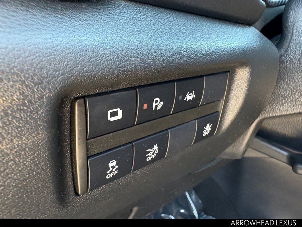 Used 2020 Nissan Versa S FWD image 19