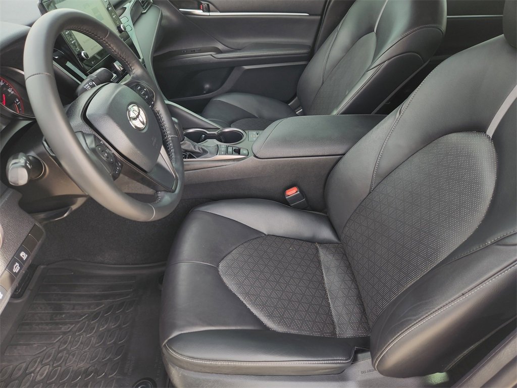 Used 2022 Toyota Camry XSE image 15