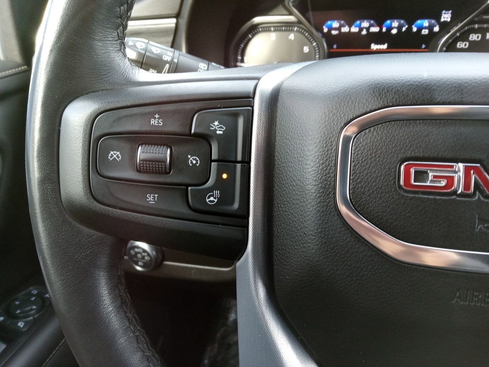 Used 2021 GMC Yukon SLT w/ SLT Luxury Package image 22