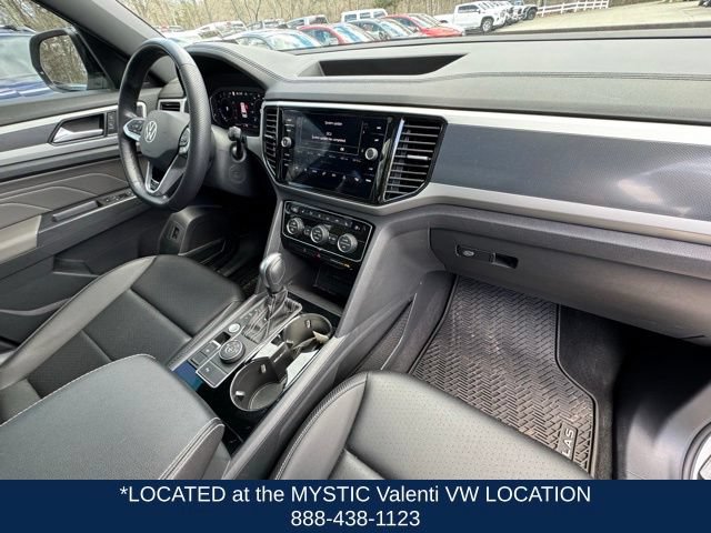 Certified 2023 Volkswagen Atlas Cross Sport SEL R-Line AWD/4WD image 28