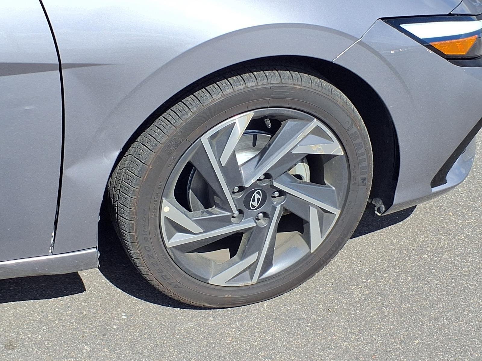 Used 2025 Hyundai Elantra Limited FWD image 30