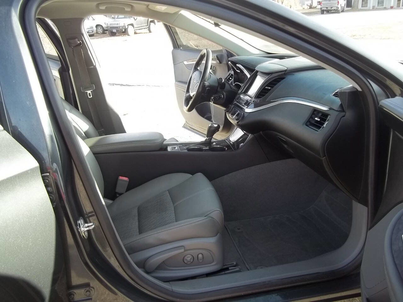 Used 2014 Chevrolet Impala LT Eco w/ Convenience Package image 12
