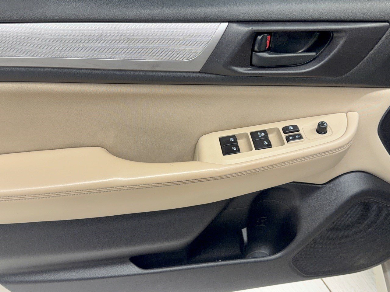 Used 2016 Subaru Legacy 2.5i AWD/4WD image 14