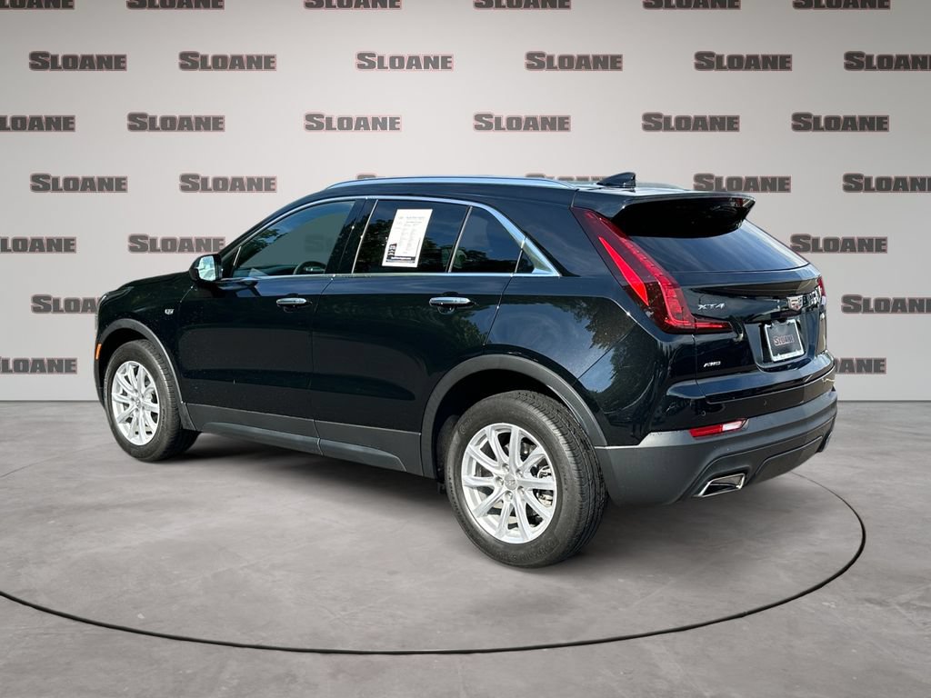 Used 2023 Cadillac XT4 Luxury w/ Cold Weather Package AWD/4WD image 3