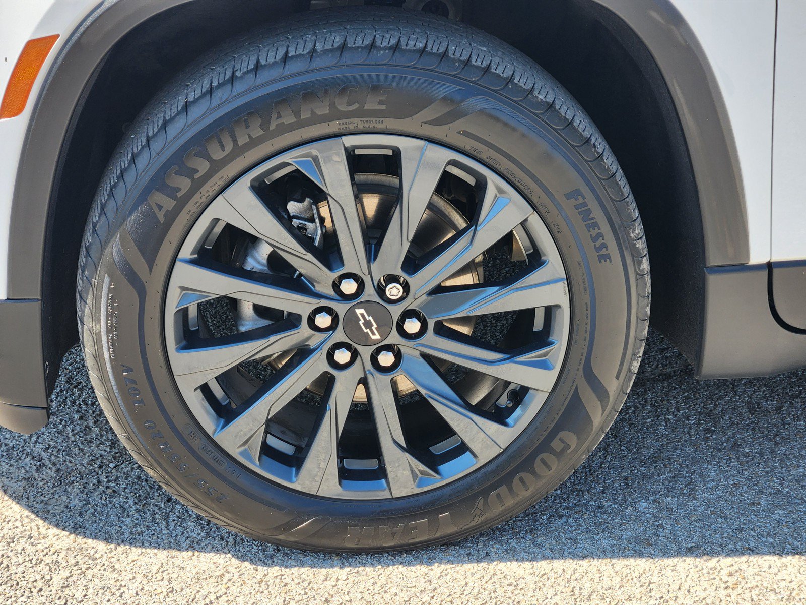 Used 2022 Chevrolet Traverse RS FWD image 31