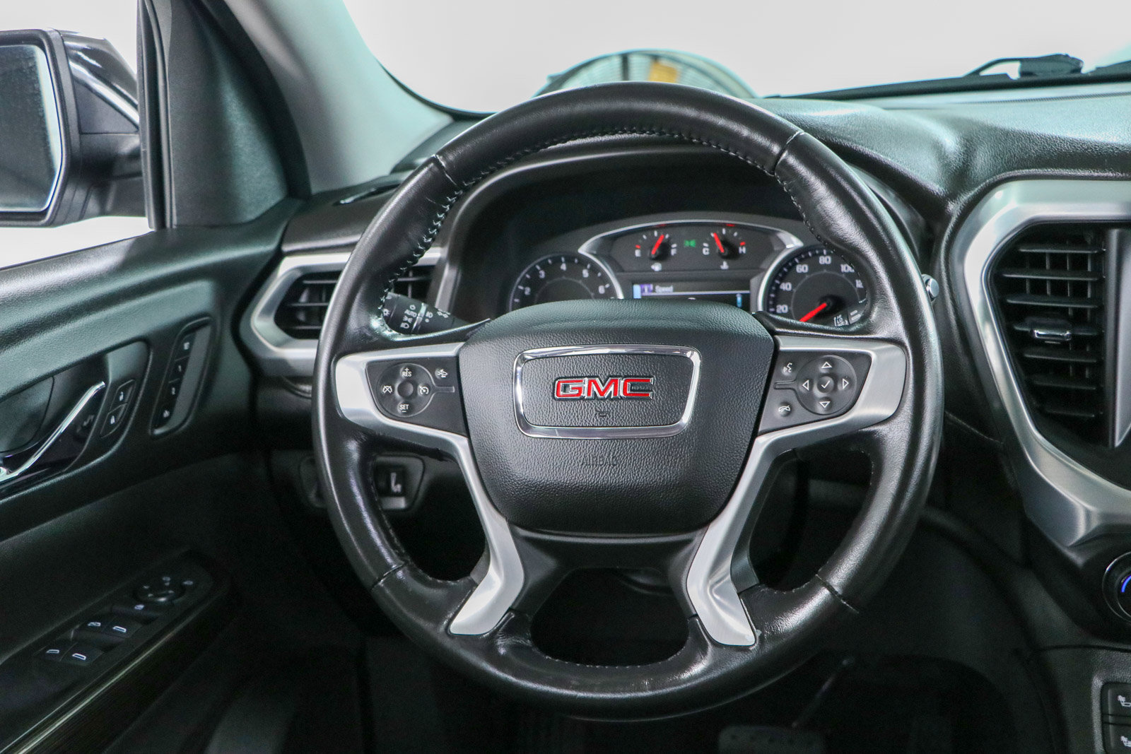 Used 2018 GMC Acadia SLT FWD image 12