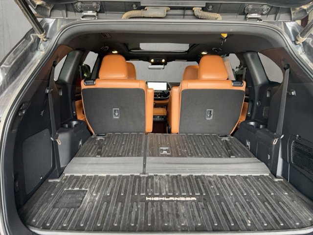 Used 2021 Toyota Highlander Platinum AWD/4WD image 20