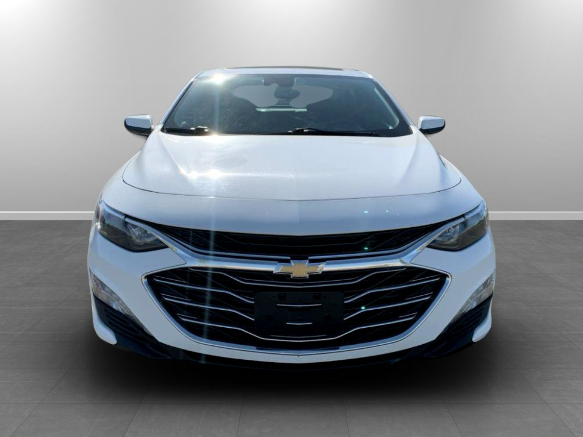 Used 2024 Chevrolet Malibu LT FWD image 2