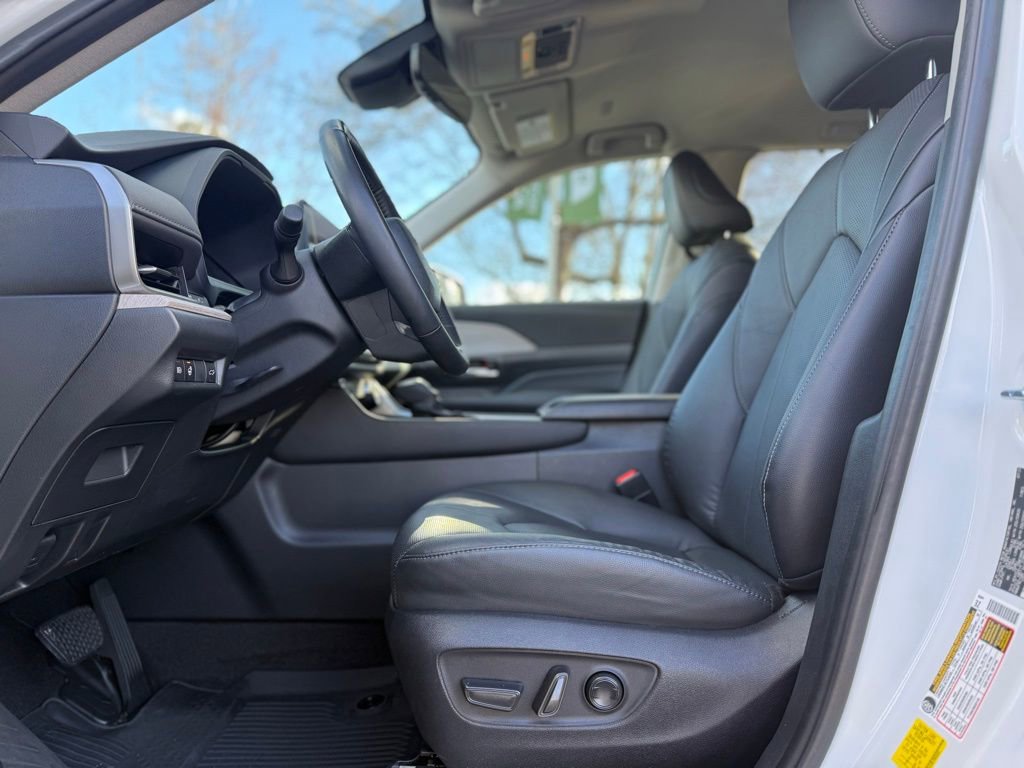 Used 2024 Toyota Grand Highlander Limited image 12