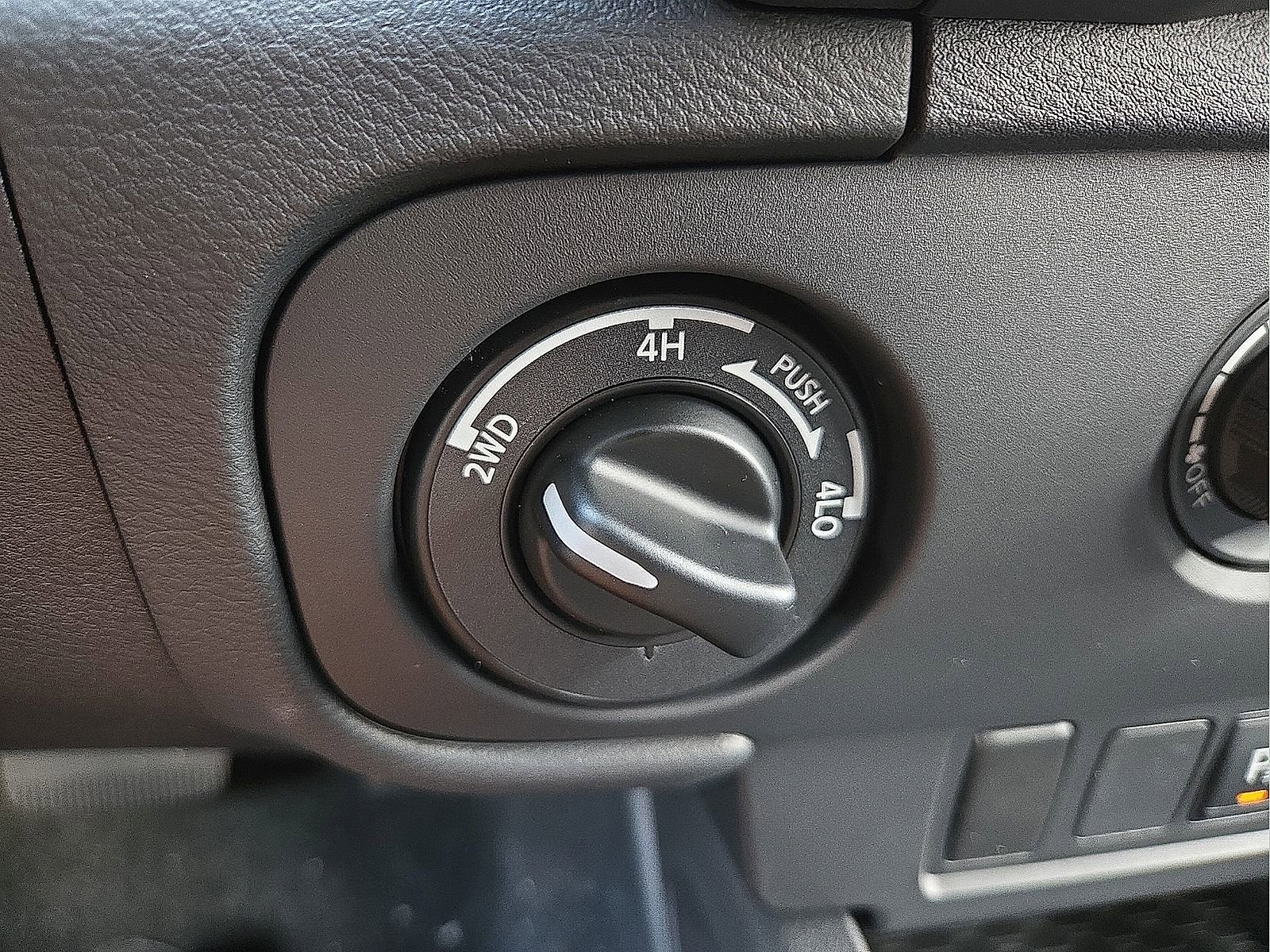 New 2026 Nissan Frontier SV w/ Tow Package AWD/4WD image 20