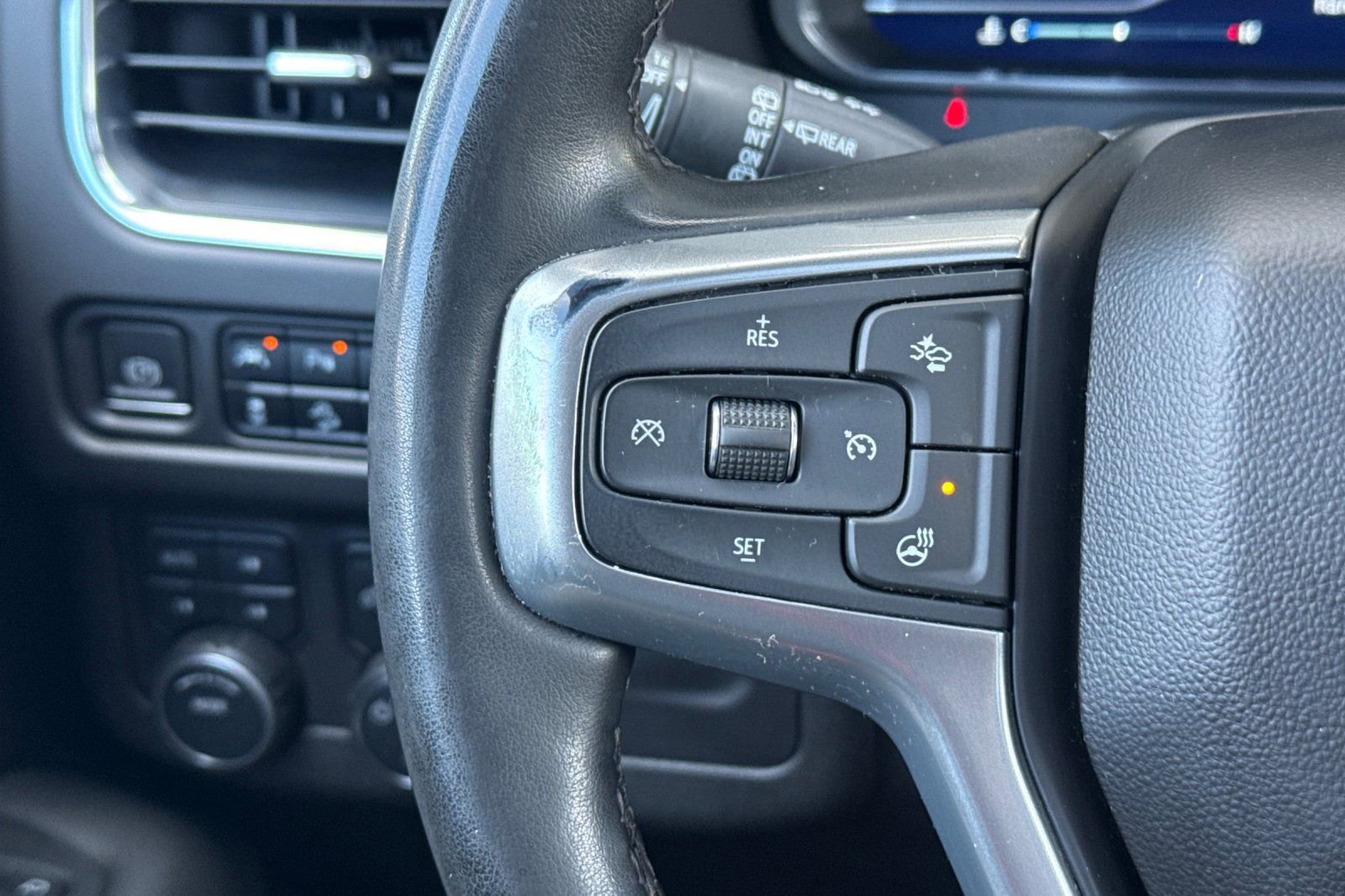 Used 2023 Chevrolet Suburban Premier AWD/4WD image 35