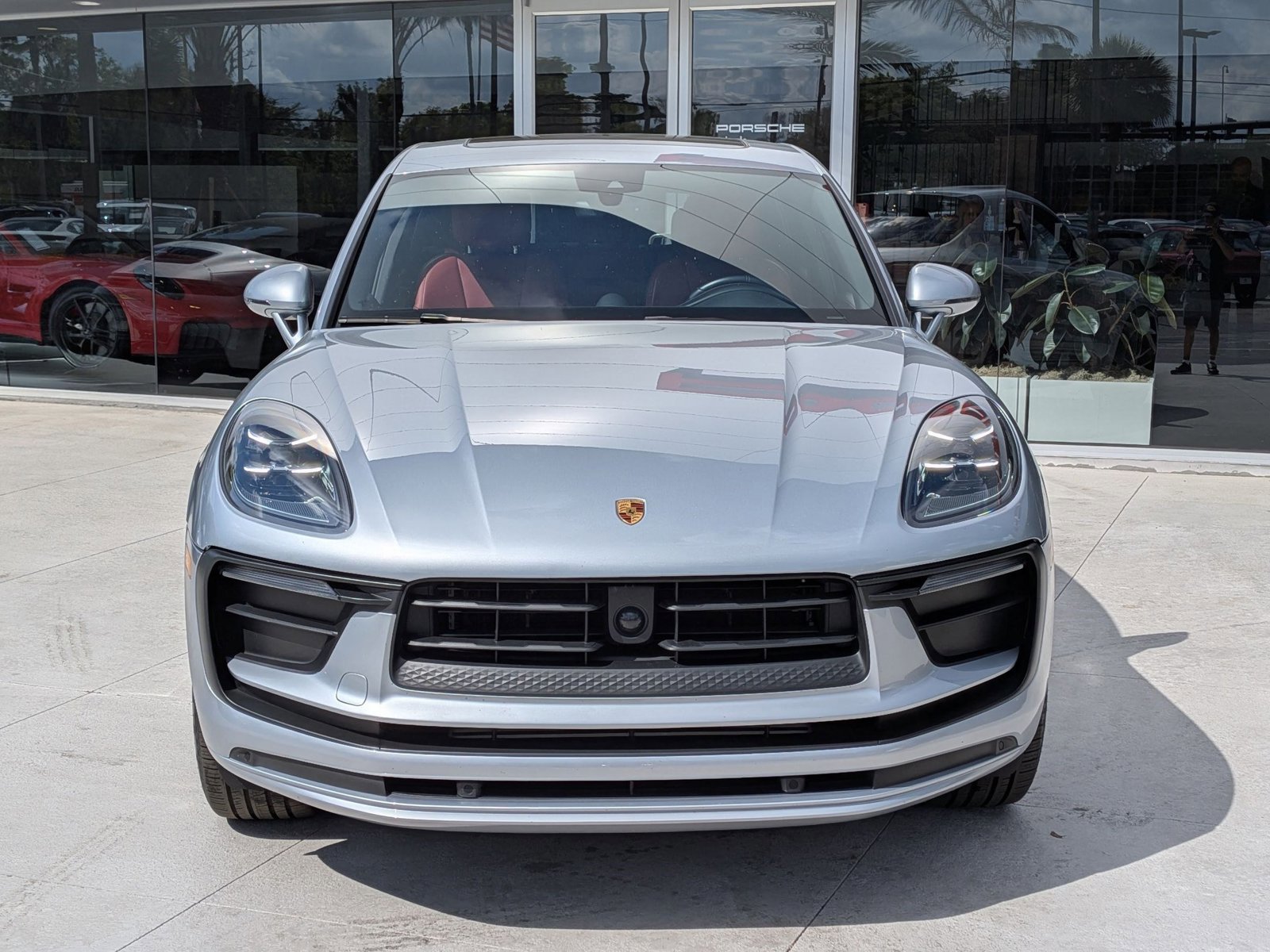 Certified 2024 Porsche Macan image 6