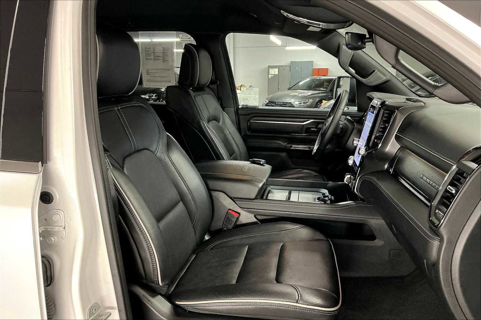 Used 2024 RAM 1500 Limited w/ Trailer Tow Group image 10