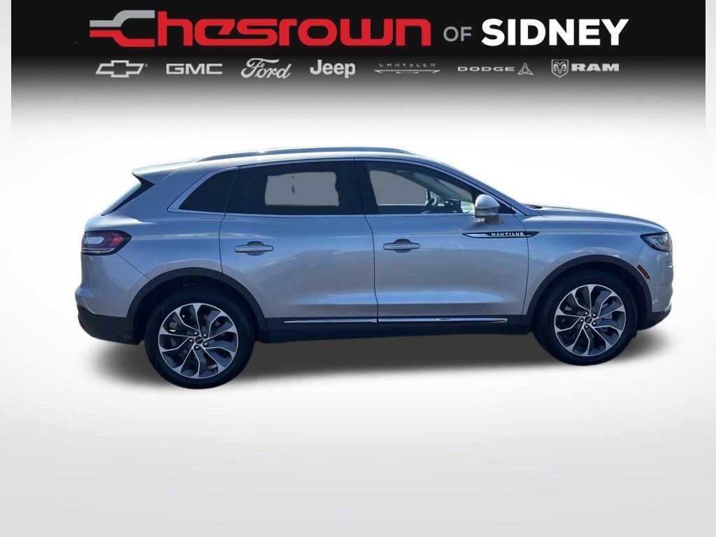 Used 2023 Lincoln Nautilus Reserve AWD/4WD image 6
