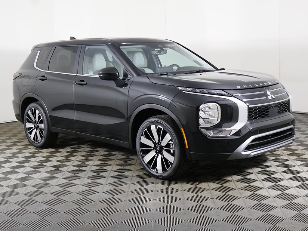 New 2025 Mitsubishi Outlander SE image 2