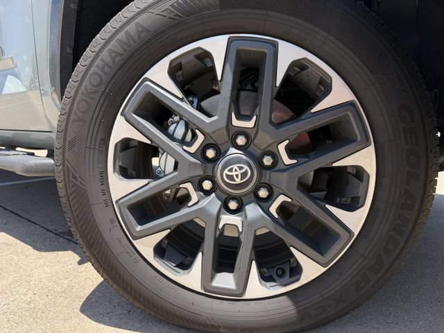 Used 2026 Toyota Tundra Limited AWD/4WD image 8