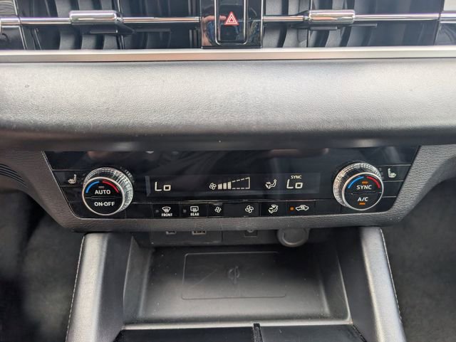 Used 2024 Mitsubishi Outlander SE image 17