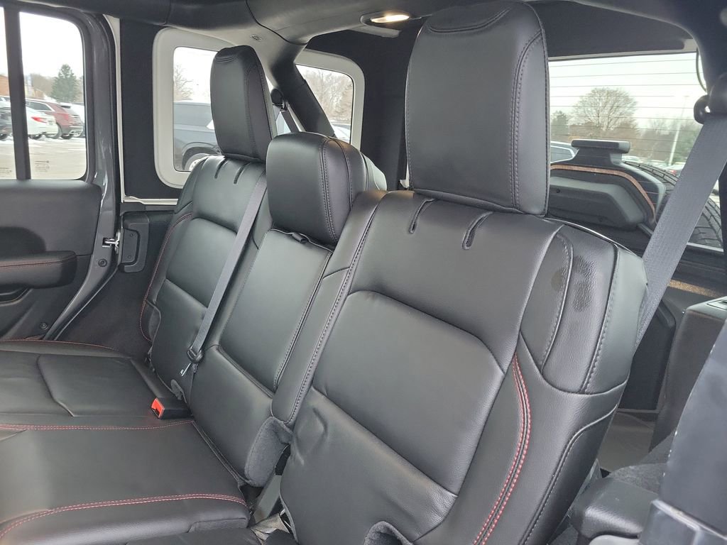 Used 2023 Jeep Wrangler Unlimited Rubicon image 32