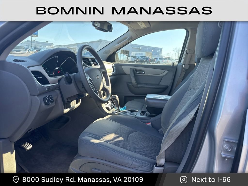 Used 2017 Chevrolet Traverse LS image 2