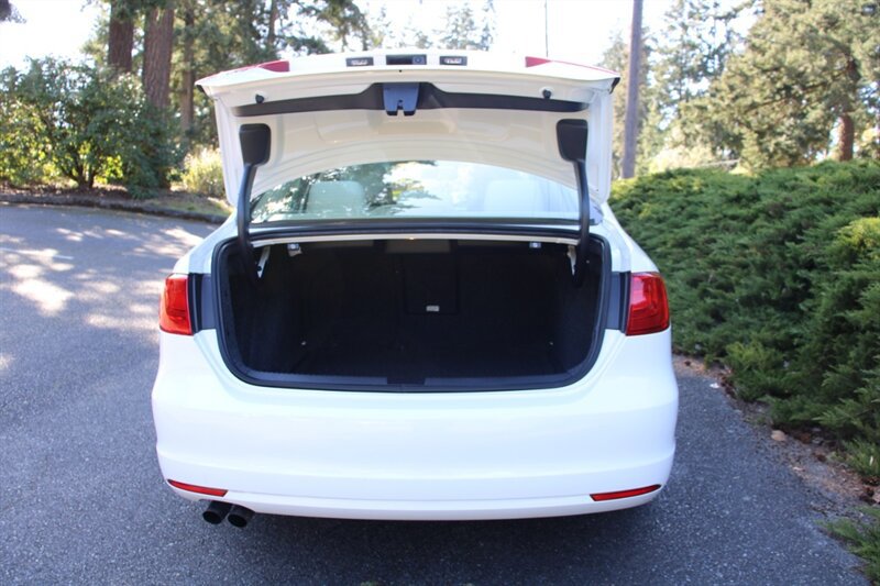 Used 2014 Volkswagen Jetta TDI image 18