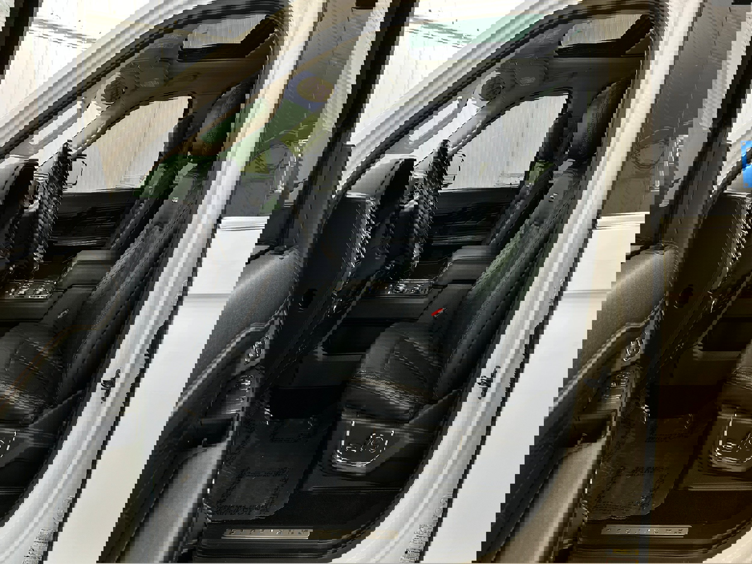 Used 2018 Ford Expedition Max Platinum image 4