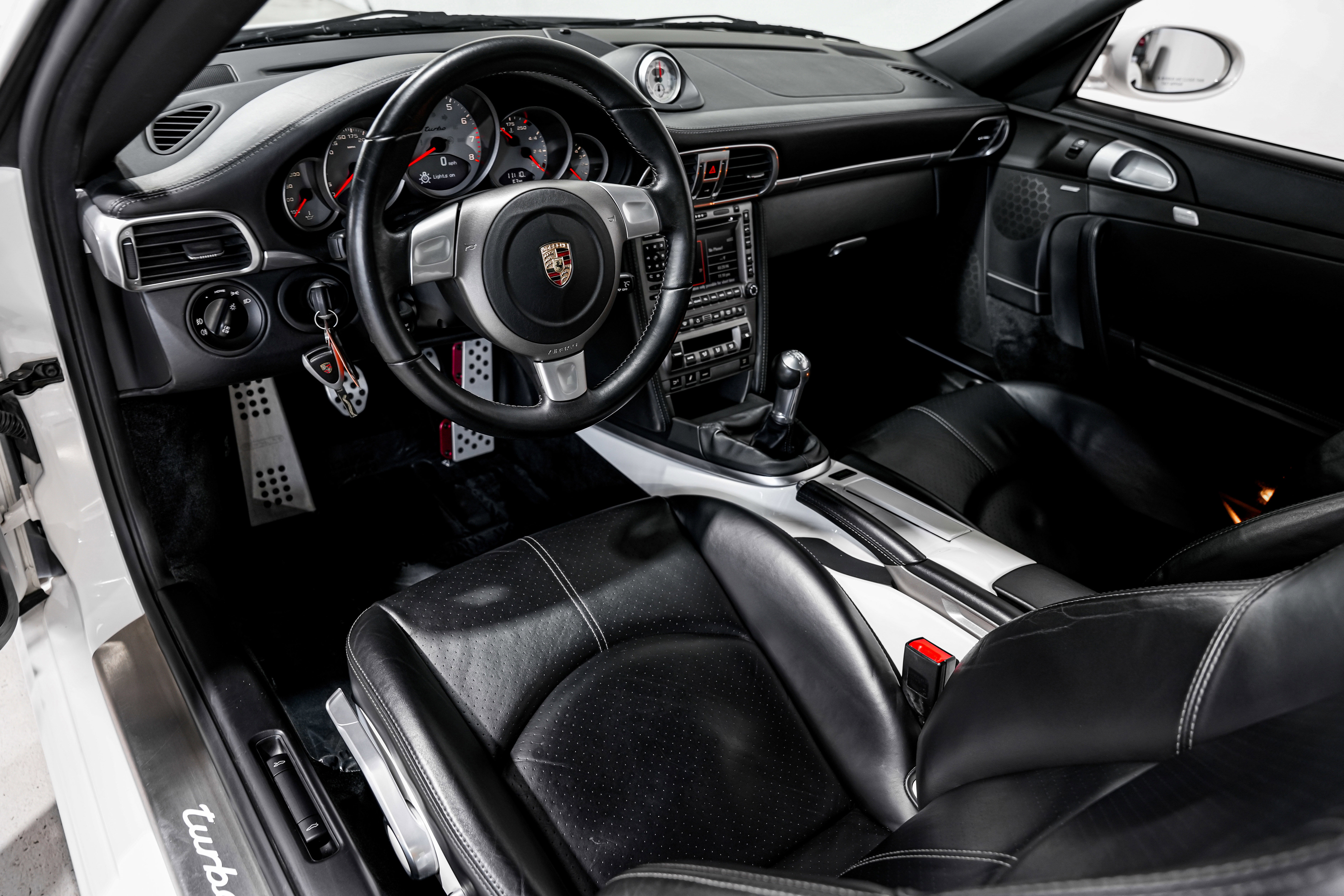 Used 2007 Porsche 911 Turbo image 9