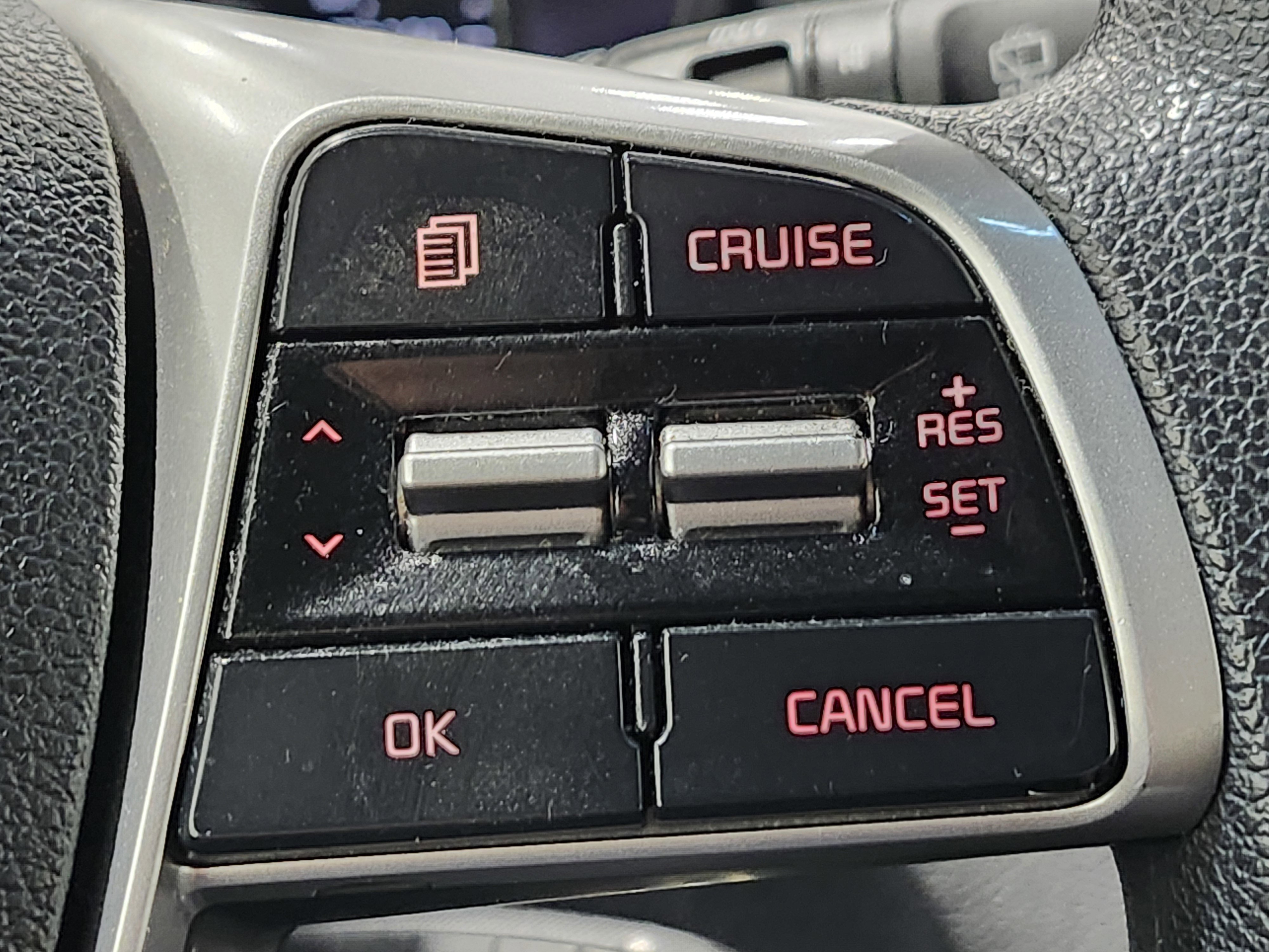 Used 2020 Kia Sorento LX V6 image 32