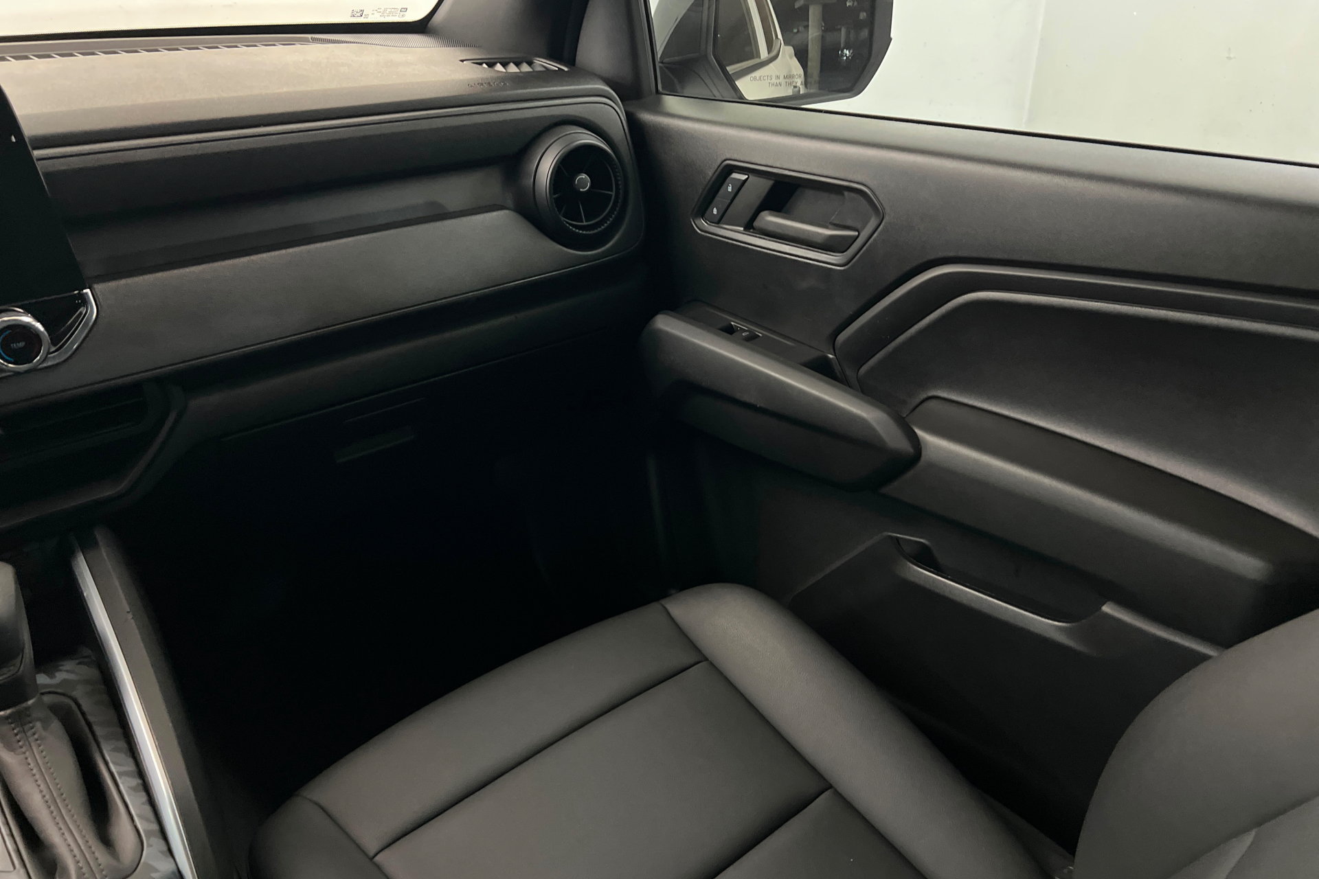 Used 2024 Chevrolet Colorado Trail Boss w/ Advanced Trailering Package AWD/4WD image 11