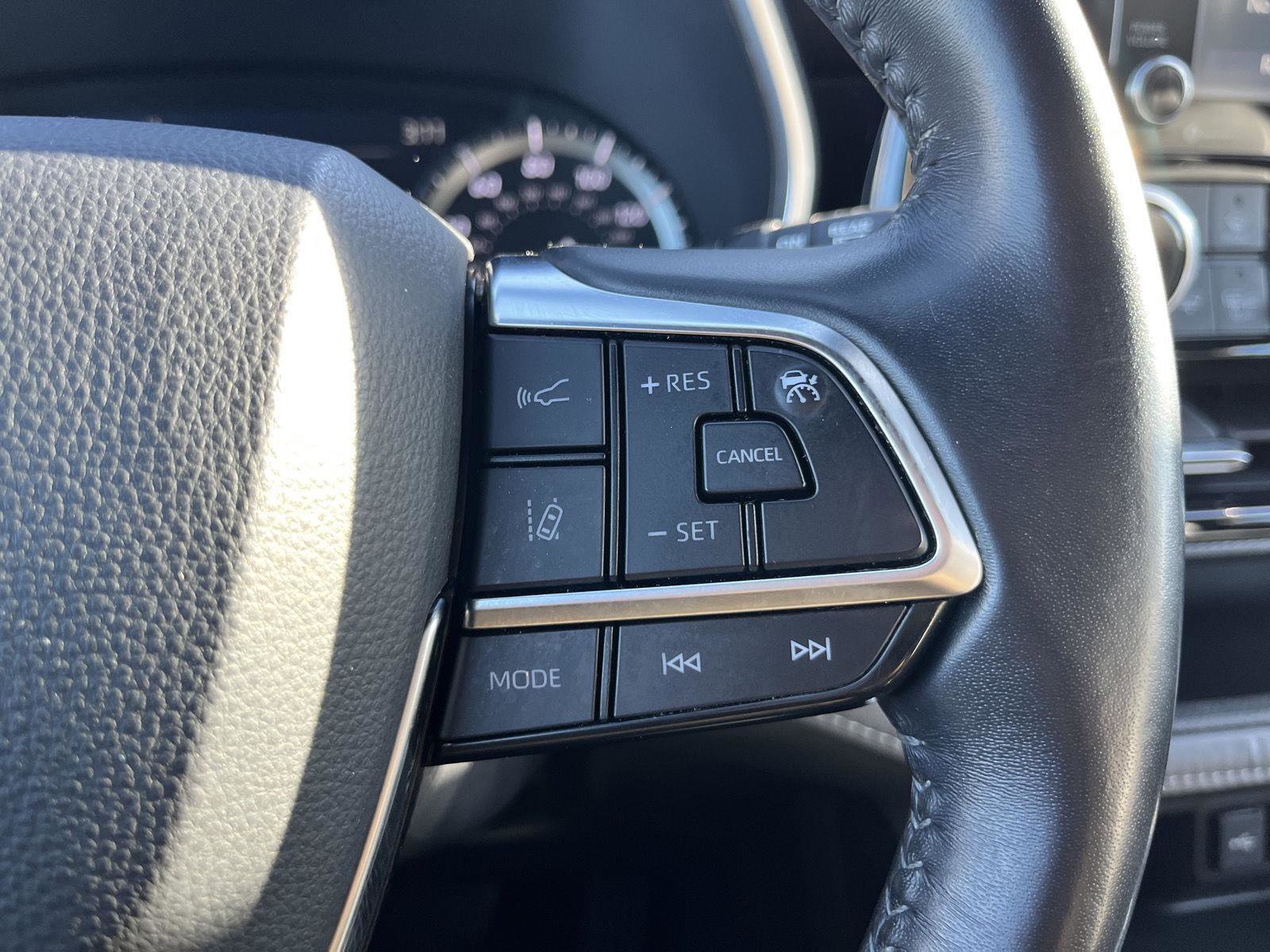 Used 2021 Toyota Highlander XSE image 42