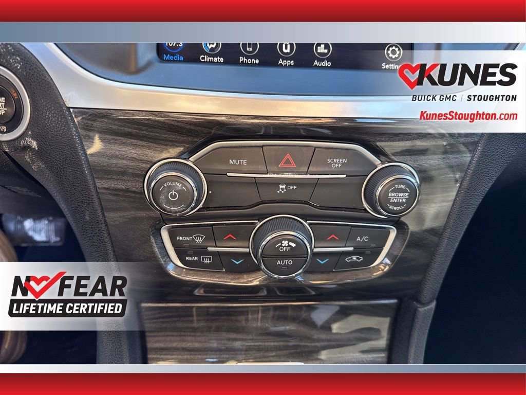 Used 2022 Chrysler 300 Touring image 31