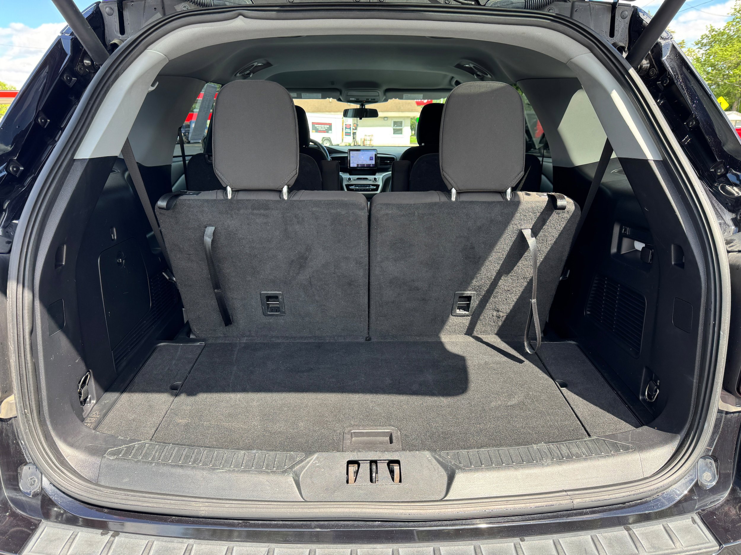 Used 2022 Ford Explorer XLT RWD image 14