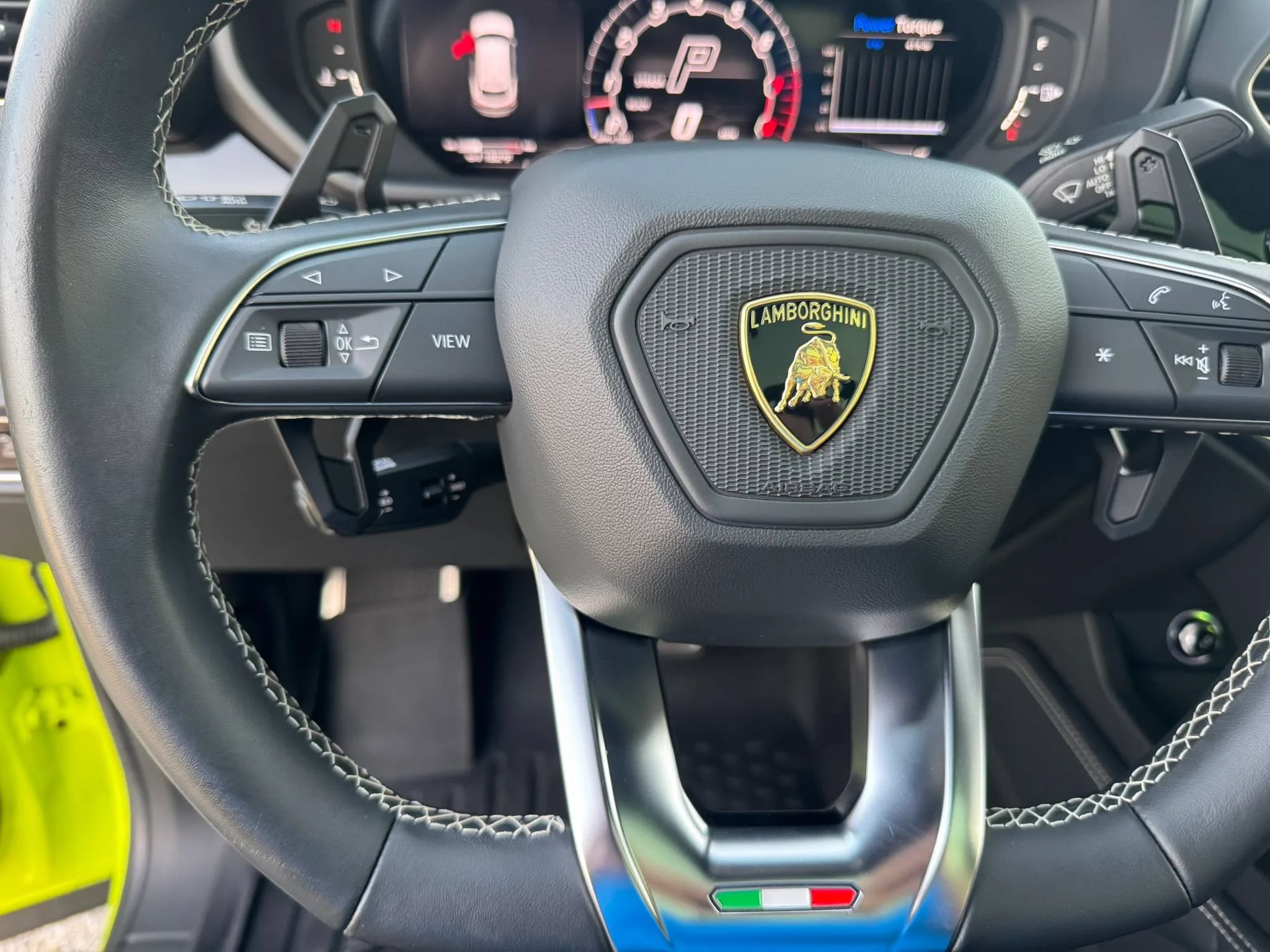Used 2022 Lamborghini Urus AWD/4WD image 41