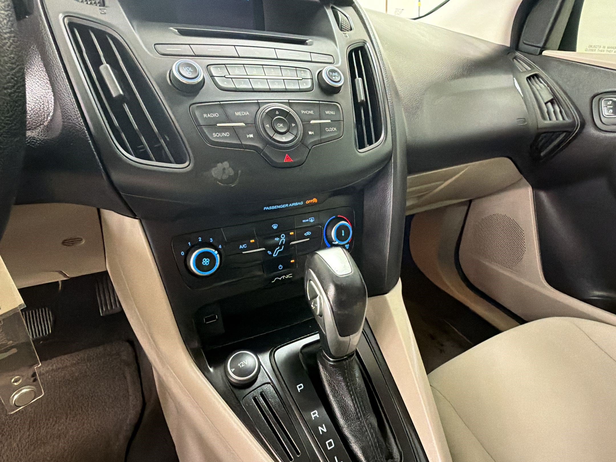 Used 2015 Ford Focus SE FWD image 26