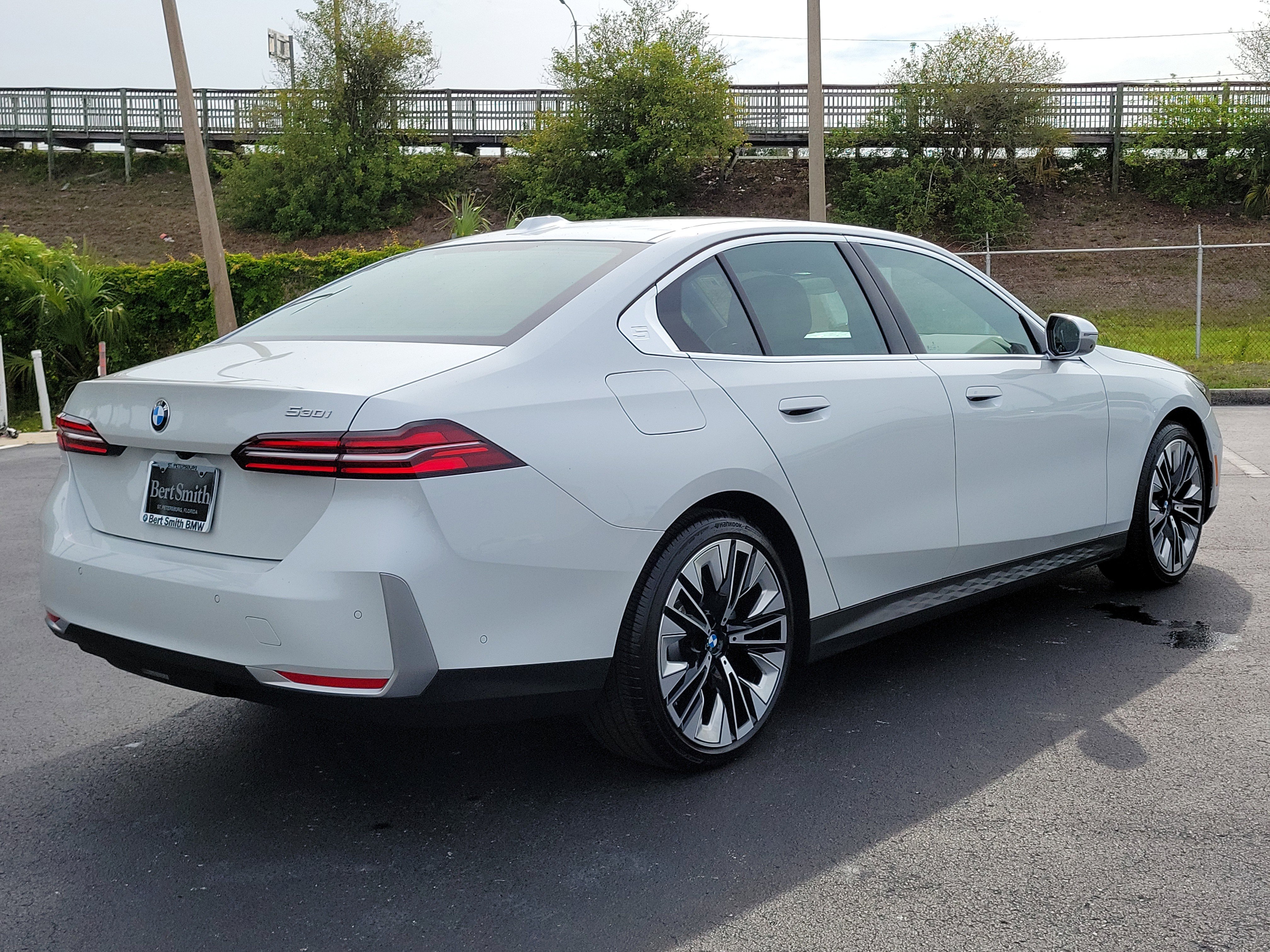 Used 2026 BMW 530i w/ Premium Package RWD image 3