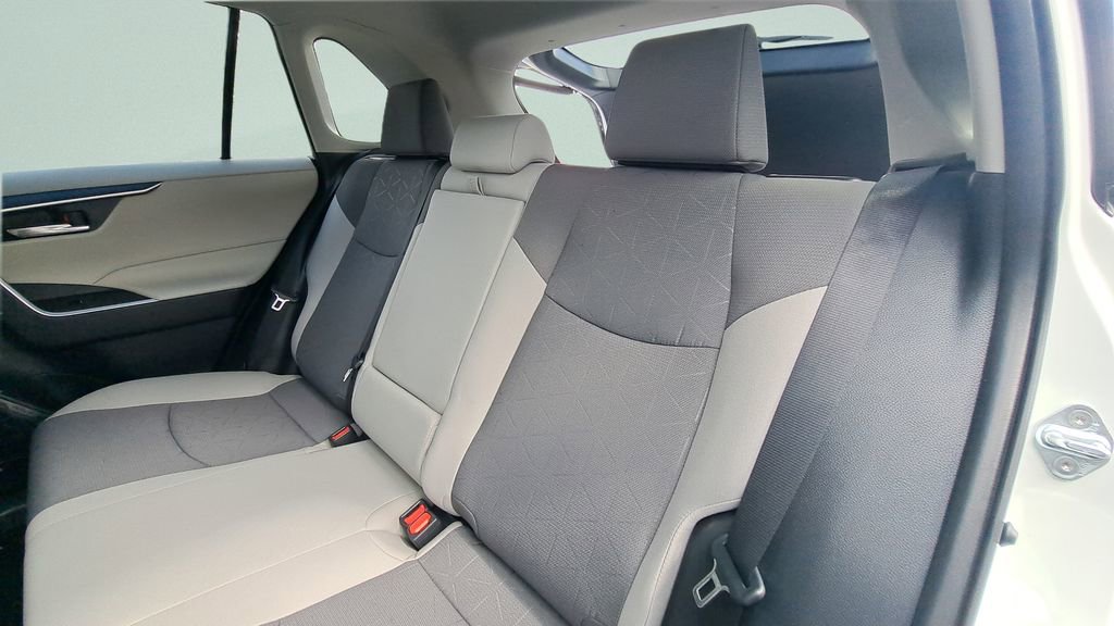 Used 2024 Toyota RAV4 XLE w/ Convenience Package image 13