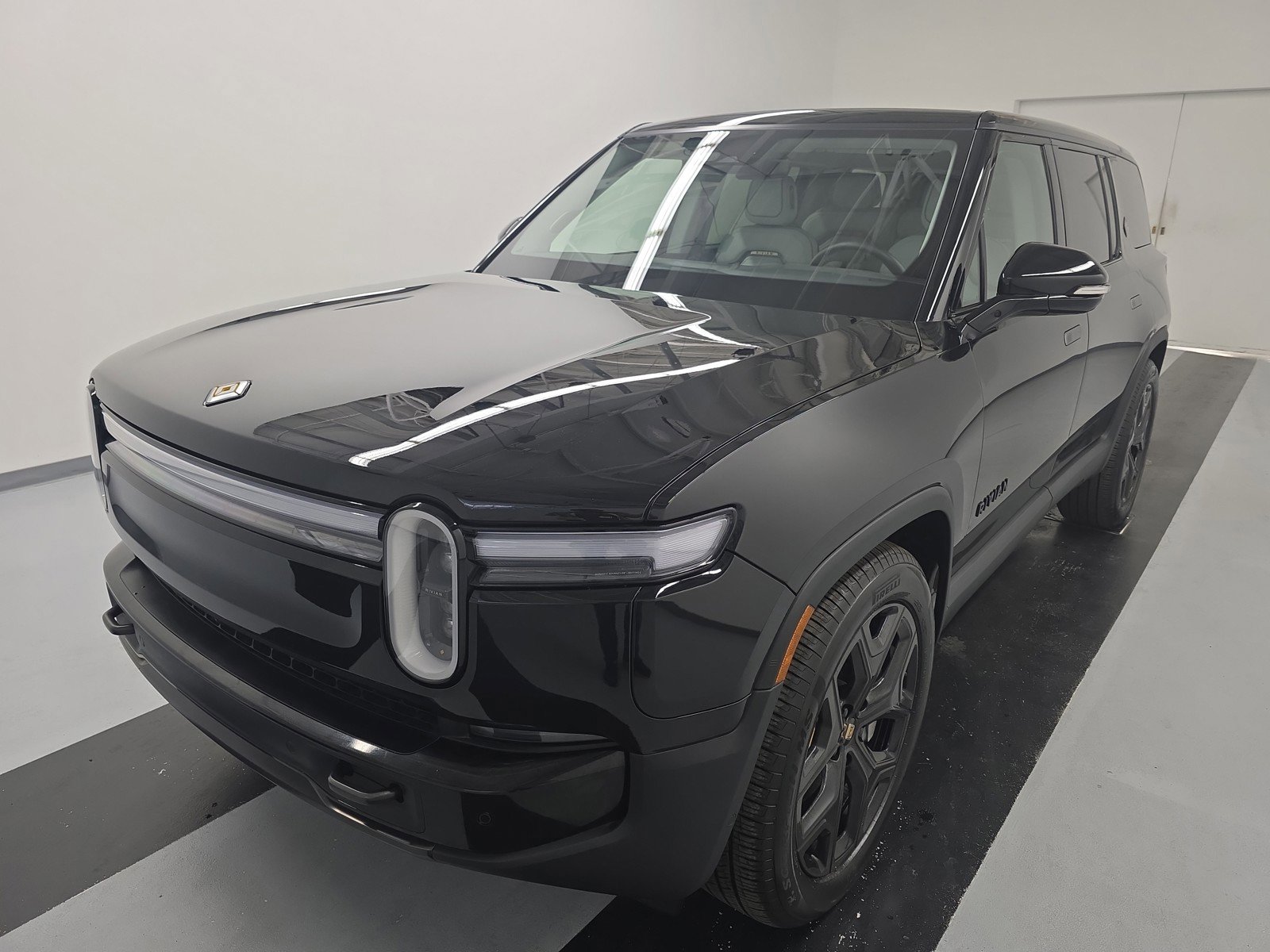 Used 2025 Rivian R1S Adventure