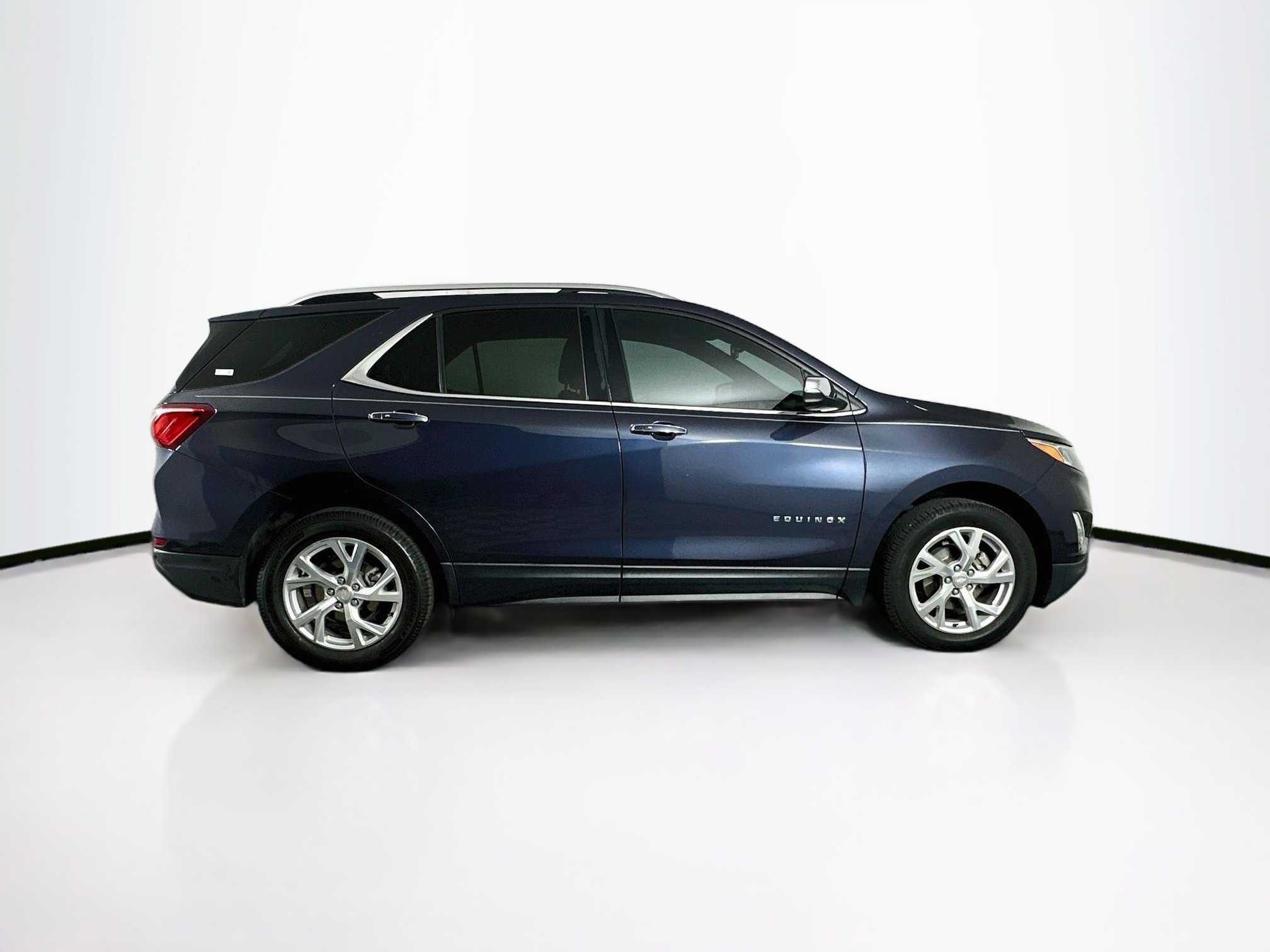 Used 2018 Chevrolet Equinox Premier w/ Infotainment II Package AWD/4WD image 10