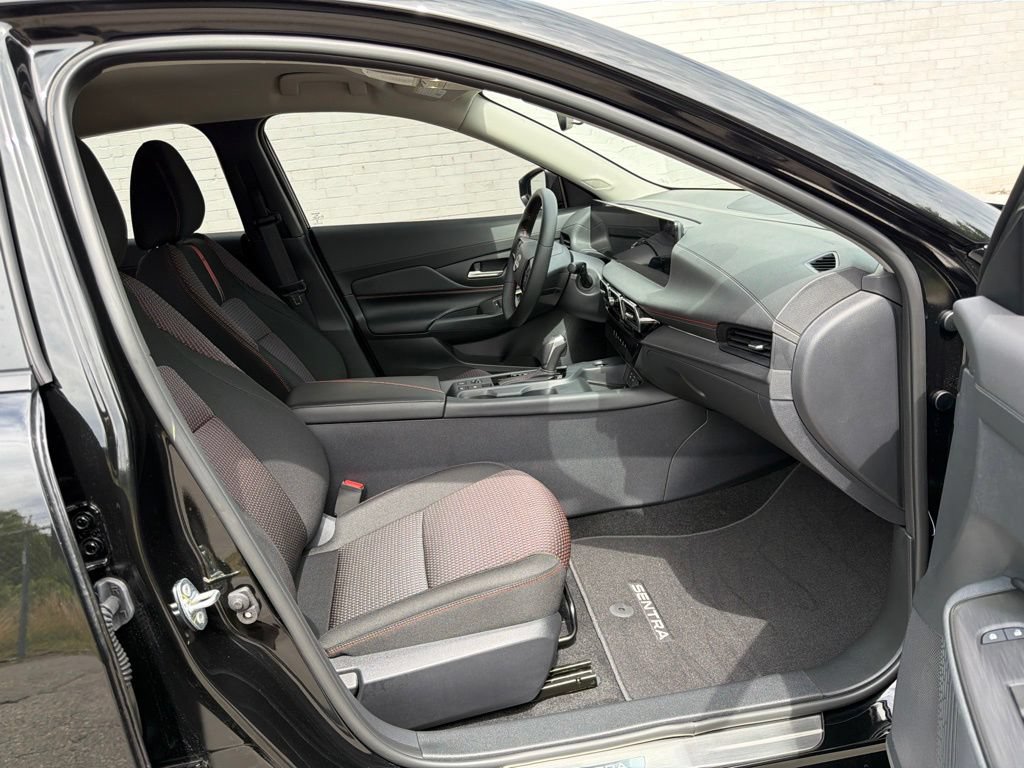 Used 2026 Nissan Sentra SR w/ Floor Mat Package FWD image 12