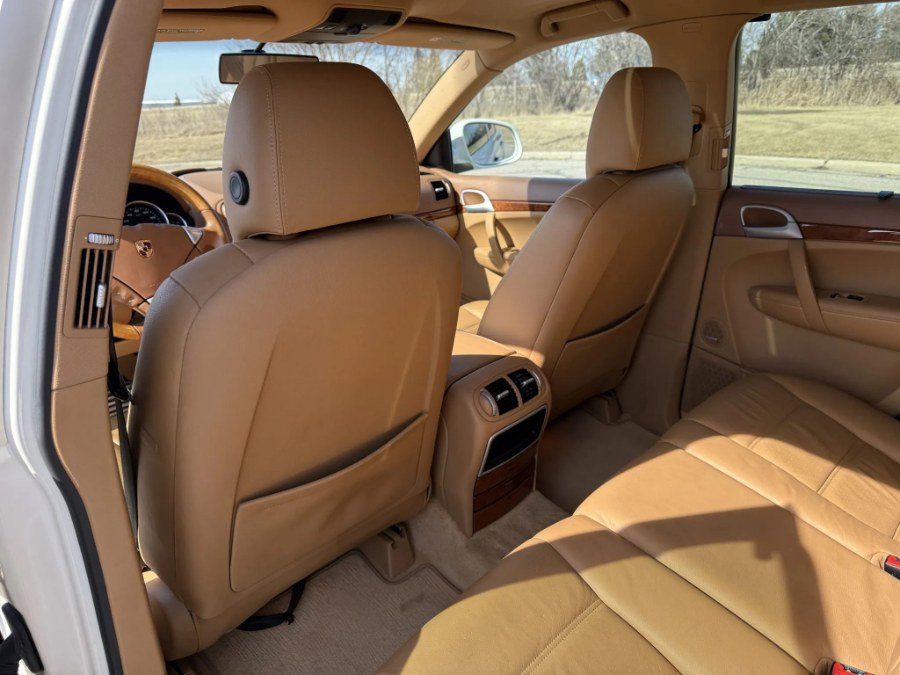 Used 2004 Porsche Cayenne S image 24