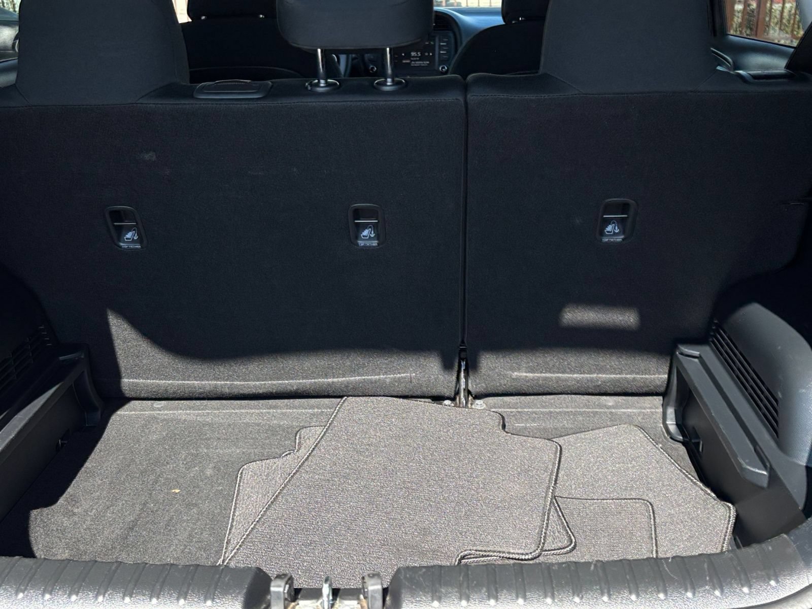 Used 2025 Kia Soul LX w/ LX Technology Package FWD image 31