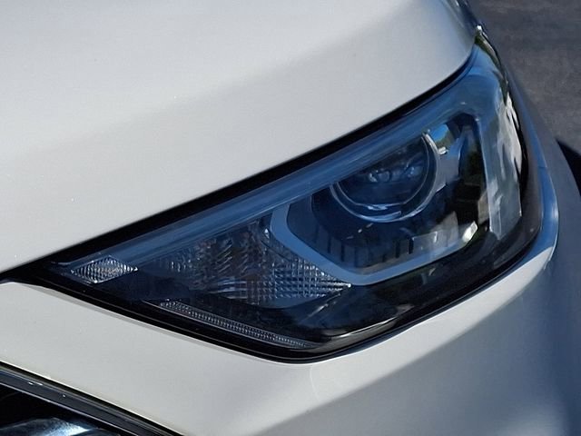 Used 2020 Ford Edge Titanium w/ Class II Trailer Tow Package AWD/4WD image 12