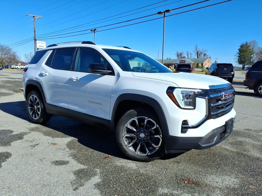 Used 2026 GMC Terrain Elevation w/ Elevation Premium Package image 2