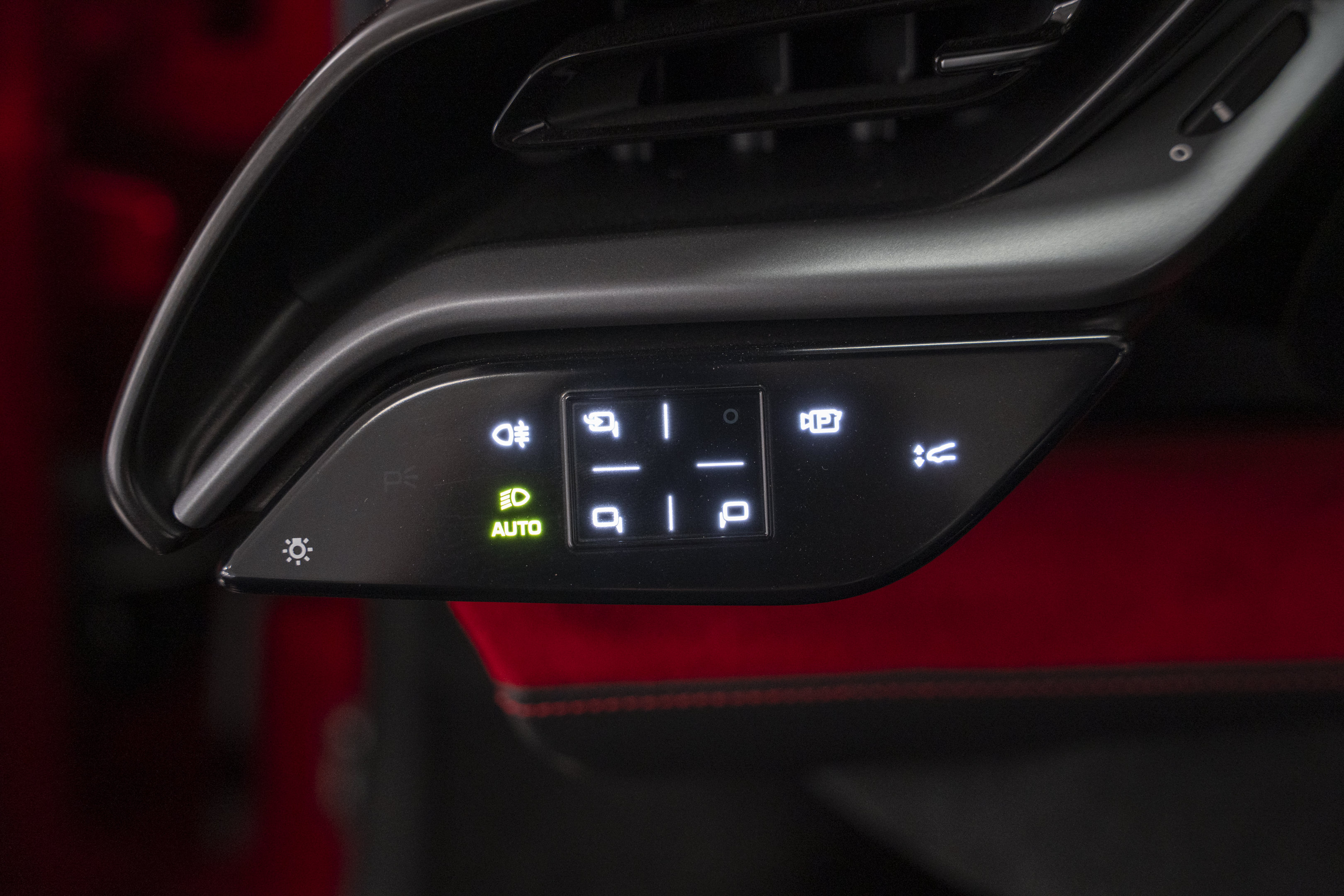 Used 2022 Ferrari SF90 Spider AWD/4WD image 43