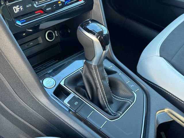 New 2025 Volkswagen Taos SE image 36