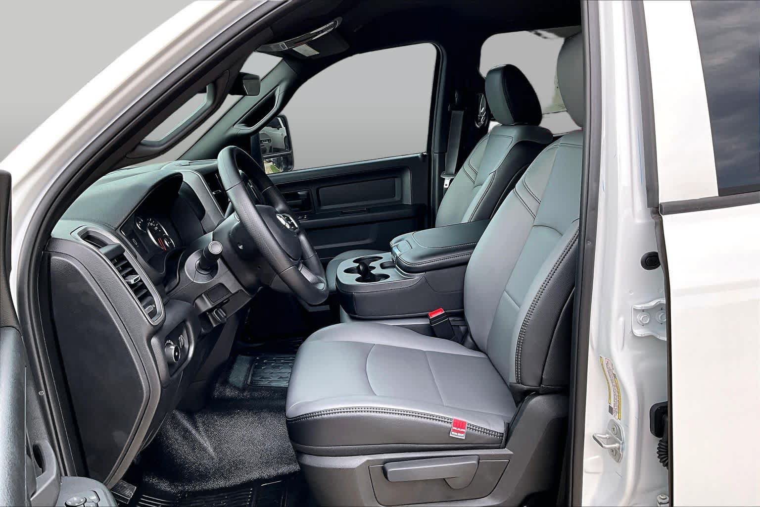 New 2026 RAM 3500 Tradesman w/ Chrome Appearance Group A AWD/4WD image 10